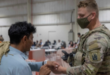 RDC : pendant que des migrants expulsés arrivent, les États-Unis envisagent d’y envoyer des réfugiés afghans